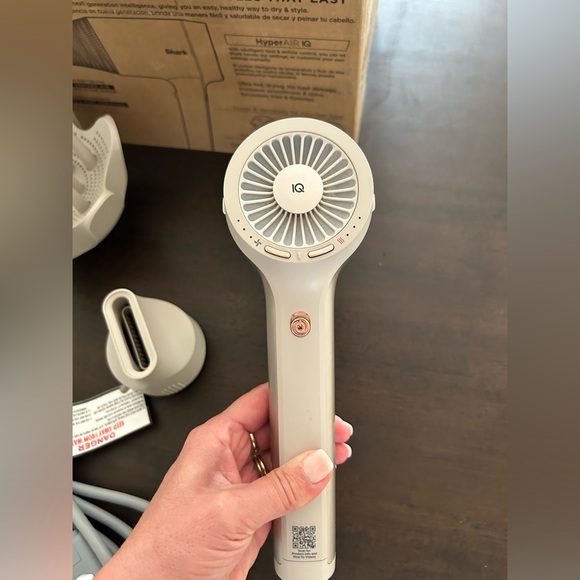 Shark HyperAir IQ Hair Dryer - Picture 4 of 8